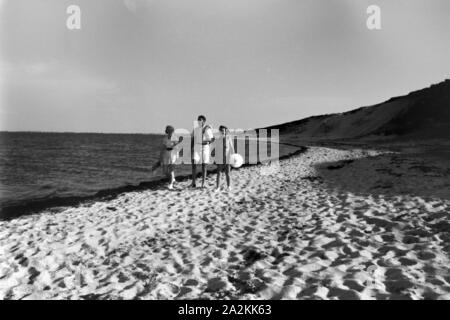 Ferien auf Westerland, Deutsches Reich 1937. Vacations on Westerland, Germany 1930s. Stock Photo