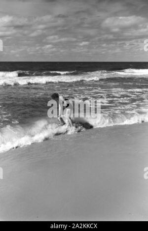 Ferien auf Westerland, Deutsches Reich 1937. Vacations on Westerland, Germany 1930s. Stock Photo