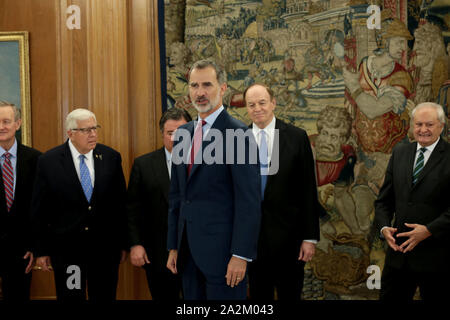 Madrid, Spain. 3rd Oct 2019.- Felipe VI (C) King of Spain receive in audience delegation of the Congress of the United States of America. Richard Duke Buchan III (2L) ambassador, Richard Shelby (1L) senate Appropriatons Committee, Mike Enzi (3L) Senate Budget Committee, Mike Crapo (L) Senate Committee on Banking, Fernando Martín Valenzuela (1R) Secretary of State for Foreign Affairs at the Zarzuela Palace.Photo: Juan Carlos Rojas/Picture Alliance | usage worldwide Stock Photo