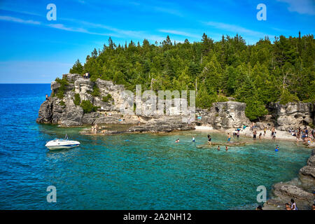 The Grotto Tobermory Bruce Peninsula National Park Ontario Canada Stock Photo