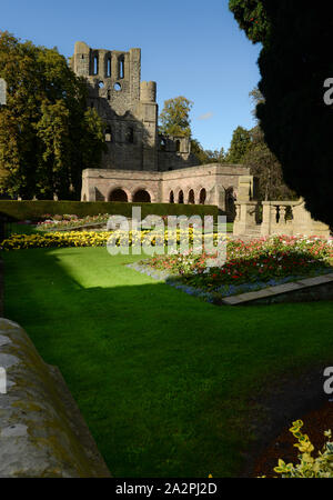 The ruins of Kelso Abbey in the Scottish Borders beside the River Tweed Stock Photo