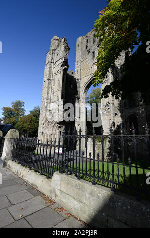 The ruins of Kelso Abbey in the Scottish Borders beside the River Tweed Stock Photo