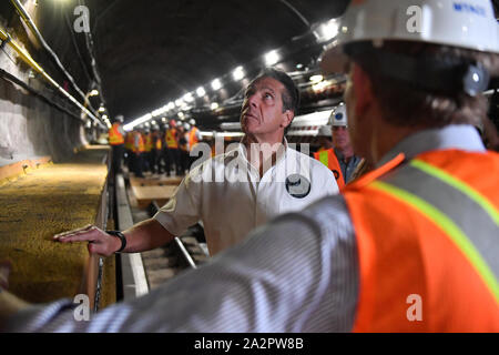 Governor Andrew Cuomo visit to the L Project tunnel rehabilitation, New York, USA - 29 Sep 2019 - Governor Cuomo and senior MTA leadership tour the co Stock Photo