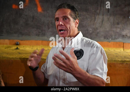 Governor Andrew Cuomo visit to the L Project tunnel rehabilitation, New York, USA - 29 Sep 2019 - Governor Cuomo and senior MTA leadership tour the co Stock Photo