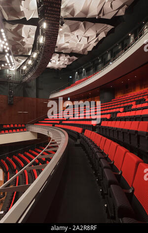 Upper level of auditorium, with red seating. Nieuwe Luxor