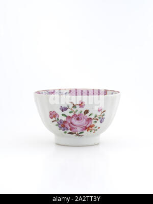 tea cup, 18th century, multicolored enamel overglaze on porcelain, 2-11/16 x 2-5/8 (diam.) in., Asian Art Stock Photo