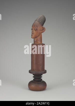 lidded container with human head finial, Songo (Congolese, late 19th century-early 20th century), 1900-1910, wood, bark, pigment, A-C) 20-5/8 x 5 x 5 in. (installed) A) head finial lid: 10-1/4 x 4-1/2 x 4-1/2 in. B) container: 6-1/2 x 3-3/4 x 3-3/4 in. C) base: 6-1/2 x 5 x 5 in., C) Inscribed, Pyro engraved on vertical side of base: Song DekVoi [have not translated DekVoi which is possibly a location or family reference] C) Inscribed in white paint at outer rim of base, Brill collection inventory number: 578, African Art Stock Photo