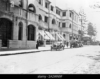 Negative - Cars Outside the Pacific Hotel, Manly, New South Wales, 1915, Cars outside the Pacific Hotel Stock Photo