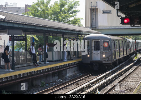 B Train enters the Kings Highway subway station in the midwood ...