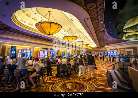 Caesars palace casino sign hi-res stock photography and images - Alamy