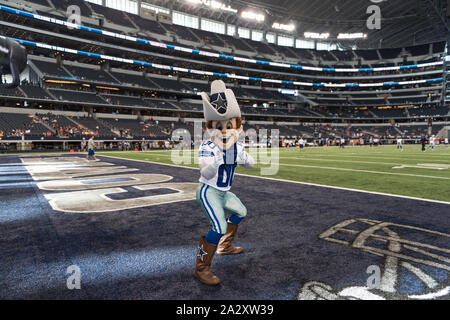 Rowdy, an ever-smiling buckaroo, has been the official mascot of the Dallas Cowboys of the National Football League since 1996 Stock Photo