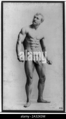 Eugen Sandow, full-length portrait, standing, left profile, wearing fig ...