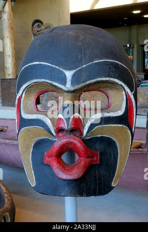 Face of Dzunukwa feast dish cover, Kwakwaka'wakw, Kingcome Inlet, British Columbia, c. 1900, red cedar, paint Stock Photo