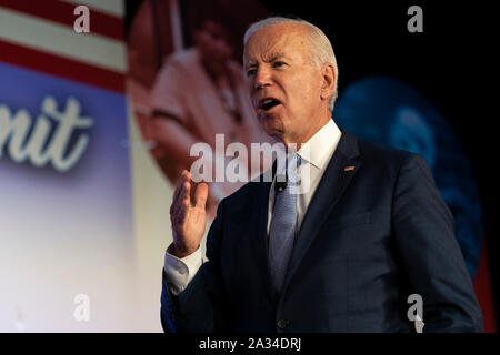 Los Angeles, USA. 04th Oct, 2019. Democratic Presidential candidate Joe Biden speaks at the SEIU Unions for All Summit in Los Angeles. Credit: SOPA Images Limited/Alamy Live News Stock Photo