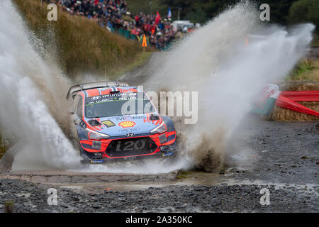 Hafren, UK. 05th Oct, 2019.SS13 Sweet Lamb Hafren, Wales Rally GB 2019 Stage 13: Andreas MIKKELSEN & Co Driver Anders JAEGER competing in the HYUNDAI i20 Coupe WRC for Hyundai Shell Mobis World Rally Team hits the water splash at Sweet Lamb Credit: Gareth Dalley/News Images Stock Photo