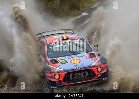 Llanidloes, UK. 5th Oct, 2019. Thierry Neuville and co-driver Nicolas Gilsoul compete in their Hyundai Shell Mobis Hyundai i20 Coupe WRC during Stage Thirteen of the Wales Rally GB, Credit: Jason Richardson/Alamy Live News Stock Photo