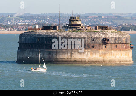 Horse Sand Fort, an abandoned sea fort in the Solent, Portsmouth, Hampshire, England, UK Stock Photo