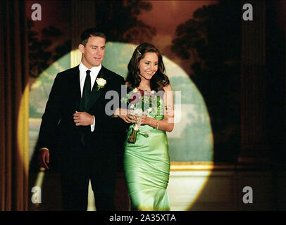 she's the man green dress 2006 DreamWorks film with Amanda Bynes and Channing Tatum Stock Photo she's the man debutante ball