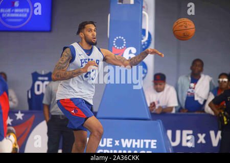 Wilmington, DE, USA. 5th Oct, 2019. Philadelphia 76ers Forward JONAH BOLDEN (43) passes the ball during the 76ers annual Blue and White scrimmage game Saturday, Oct. 05, 2019, at the 76ers Fieldhouse in Wilmington, DE Credit: Saquan Stimpson/ZUMA Wire/Alamy Live News Stock Photo