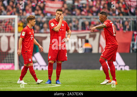 Munich, Germany. 05th Oct, 2019. Joshua KIMMICH, FCB 32 Niklas SUELE, FCB 4 Jerome BOATENG (FCB 17) sad, disappointed, angry, Emotions, disappointment, frustration, frustrated, sadness, desperate, despair, FC BAYERN MUNICH - TSG 1899 HOFFENHEIM 1-2 - DFL REGULATIONS PROHIBIT ANY USE OF PHOTOGRAPHS as IMAGE SEQUENCES and/or QUASI-VIDEO - 1.German Soccer League, Munich, October 05, 2019 Season 2019/2020, matchday 07, FCB, München, Credit: Peter Schatz/Alamy Live News Stock Photo