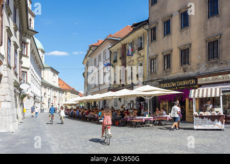 Outdoor restaurants, Town Square, Mestni trg, Old Town, Ljubljana, Slovenia Stock Photo