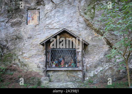 Religious display on the path towards, Hainzenberg, pilgrimage church Maria Rast, Zillertal valley,  Zell am Ziller, Tyrol, Austria Stock Photo