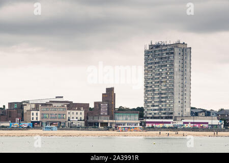 View of the Seafront, Margate, Kent, UK, showing Arlington House Stock Photo