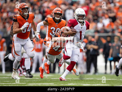 Carson, California, USA. 9th Dec 2018. Cincinnati Bengals defensive back  Clayton Fejedelem #42 before the Cincinnati Bengals vs Los Angeles Chargers  at Stubhub Center in Carson, Ca on Carson, California, USA. 9th