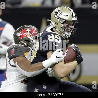 Tampa Bay Buccaneers linebacker Devante Bond (59) during an NFL football  minicamp Thursday, June 6, 2019, in Tampa, Fla. (AP Photo/Chris O'Meara  Stock Photo - Alamy