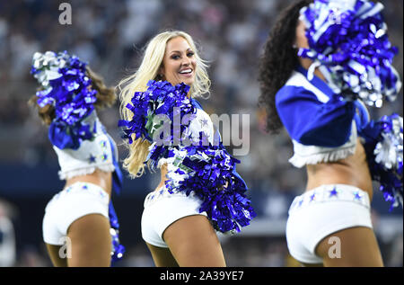 Arlington, United States. 06th Oct, 2019. Dallas Cowboys Cheerleaders pwerform during the Green Bay Packers NFL game AT&T Stadium in Arlington, Texas on Sunday, October 6, 2019. Photo by Ian Halperin/UPI Credit: UPI/Alamy Live News Stock Photo