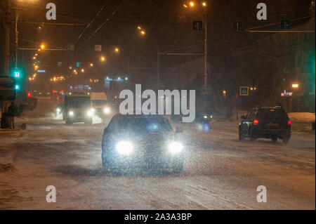 Tambov, Tambov region, Russia. 7th Oct, 2019. Snowstorm in the city of Tambov Credit: Demian Stringer/ZUMA Wire/Alamy Live News Stock Photo