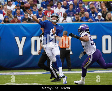 Minnesota Vikings middle linebacker Eric Hendricks (54) is
