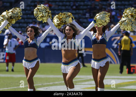 The Denver Broncos cheerleaders perform during the first half of an NFL  football game against the Indianapolis Colts, Thursday, Oct. 6, 2022, in  Denver. (AP Photo/David Zalubowski Stock Photo - Alamy