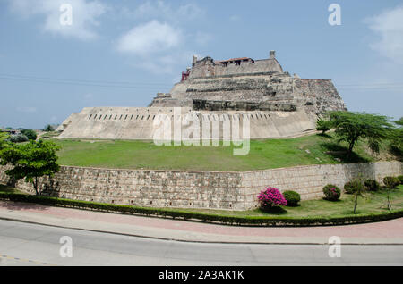 Portrait format of Castillo Del Morro, Carretera de la Cabana, lighthouse  and fortress, Havana, Cuba. Designed by Giovanni Batti Stock Photo - Alamy