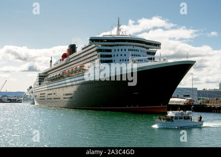 Cunard Liner Queen Mary 2 alongside berth. Reykjavik Iceland Stock Photo