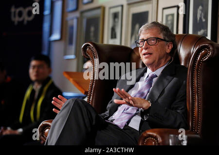 University of Cambridge, UK. 7th Oct 2019. Newly appointed Hawking Fellow, Bill Gates KBE, co-chair of the Bill & Melinda Gates Foundation, speaks after receiving the Professor Hawking Fellowship 2019 at the Cambridge Union, Cambridge, Monday October 7, 2019.  The Professor Hawking Fellowship was founded by the Cambridge Union Society in 2017 and named in honour of Professor Stephen Hawking. Credit: Luke MacGregor/Alamy Live News Stock Photo