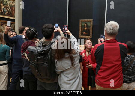 MONA  LISA WAS REINSTALLED IN HER GALLERY IN LOUVRE MUSEUM Stock Photo