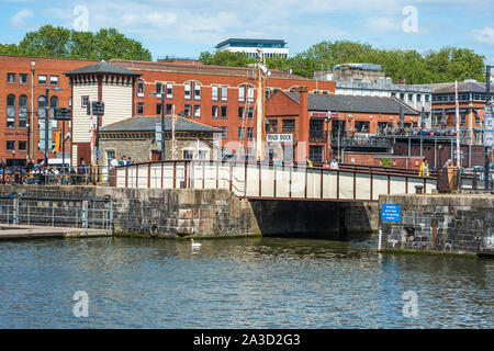 Prince Street Swing bridge, Bristol, joining Wapping Wharf to the Old City. Built 1879. Avon. England, UK. Stock Photo