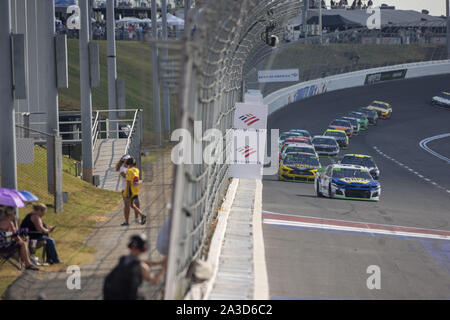 Concord, North Carolina, USA. 30th Sep, 2019. Chase Elliott (9) makes a pit stop for the Bank of America ROVAL 400 at Charlotte Motor Speedway in Concord, North Carolina. (Credit Image: © Stephen A. Arce/ASP) Stock Photo