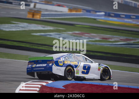 Concord, North Carolina, USA. 30th Sep, 2019. Chase Elliott (9) makes a pit stop for the Bank of America ROVAL 400 at Charlotte Motor Speedway in Concord, North Carolina. (Credit Image: © Stephen A. Arce/ASP) Stock Photo