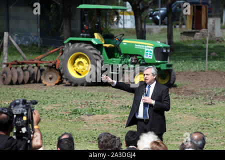 Buenos Aires, Buenos Aires, Argentina. 7th Oct, 2019. The candidate for president Alberto Fernandez carried out a campaign event on the campus of the Faculty of Agronomy under the slogan ''Argentina Against Hunger' Credit: Claudio Santisteban/ZUMA Wire/Alamy Live News Stock Photo