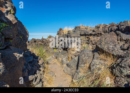 California, Lava Beds National Monument, Captain Jack's Stronghold, trail Stock Photo