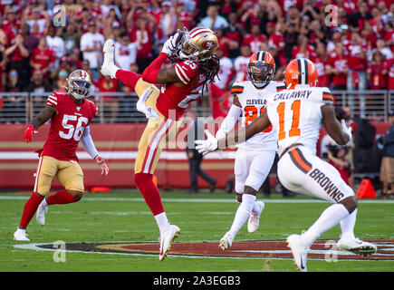 Santa Clara, CA, USA. 7th Oct, 2019. San Francisco 49ers cornerback Richard Sherman (25) intercepts pas to Cleveland Browns wide receiver Antonio Callaway (11) in the first quarter during a game at Levi's Stadium on Monday, October 7, 2019 in Santa Clara, Calif. Credit: Paul Kitagaki Jr./ZUMA Wire/Alamy Live News Stock Photo