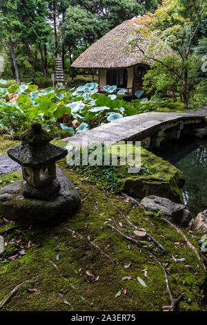 Hakusa Sonso Tea Hut - Hakusasonso Garden was built over a period of 32 years on land that was formerly rice fields. The expansive garden includes man Stock Photo