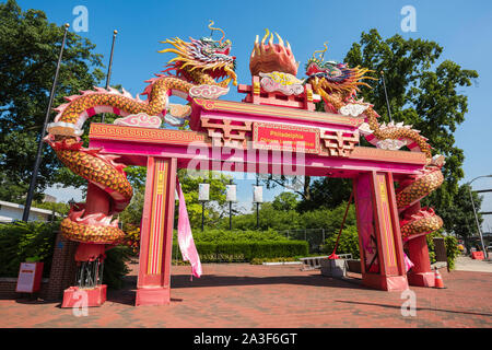 Franklin Square Philadelphia, view of the Chinese Dragon Gate at the entrance to Franklin Square Park during the Lantern Festival, Philadelphia, USA Stock Photo