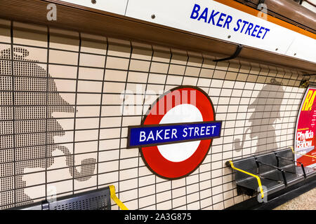 England, London, Marylebone, Baker Street Underground Station, Platform Sign Stock Photo