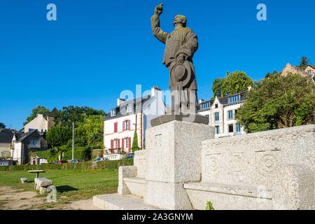 France, Finistere, Pont-Aven, Theodore Botrel Square, tribute to the French singer-songwriter, poet and playwright (1868-1925) Stock Photo