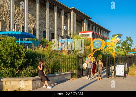 France, Paris, the Poisson Lune, new ephemeral terrace in the forecourt of the Palace of the Golden Gate Stock Photo