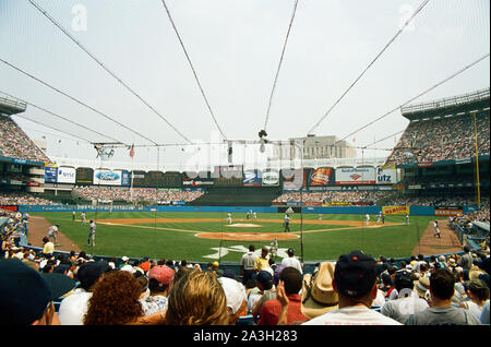 New York Yankees: Old Yankee Stadium Behind Home Plate Mural - Officia –  Fathead