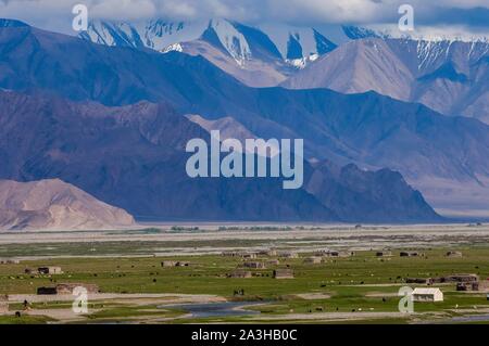 China, Xinjiang, Pamir highlands, pastures and semi nomadic tadjik communities of Taxkorgan Stock Photo
